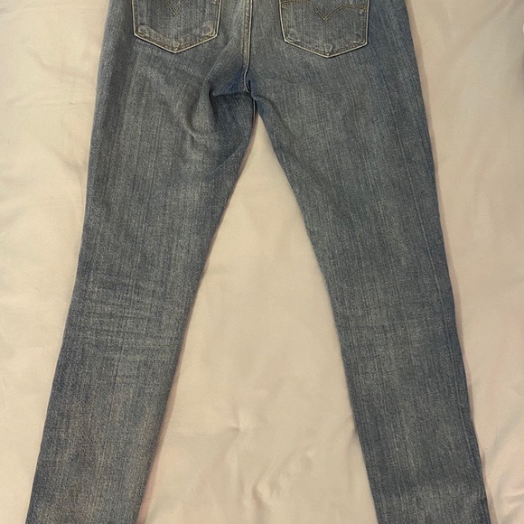 HIGH RISE LEVI PATCH JEANS - Picture 3 of 7